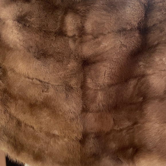 Fur Stole with satin lined collar. Vintage . Brown - Picture 4 of 13